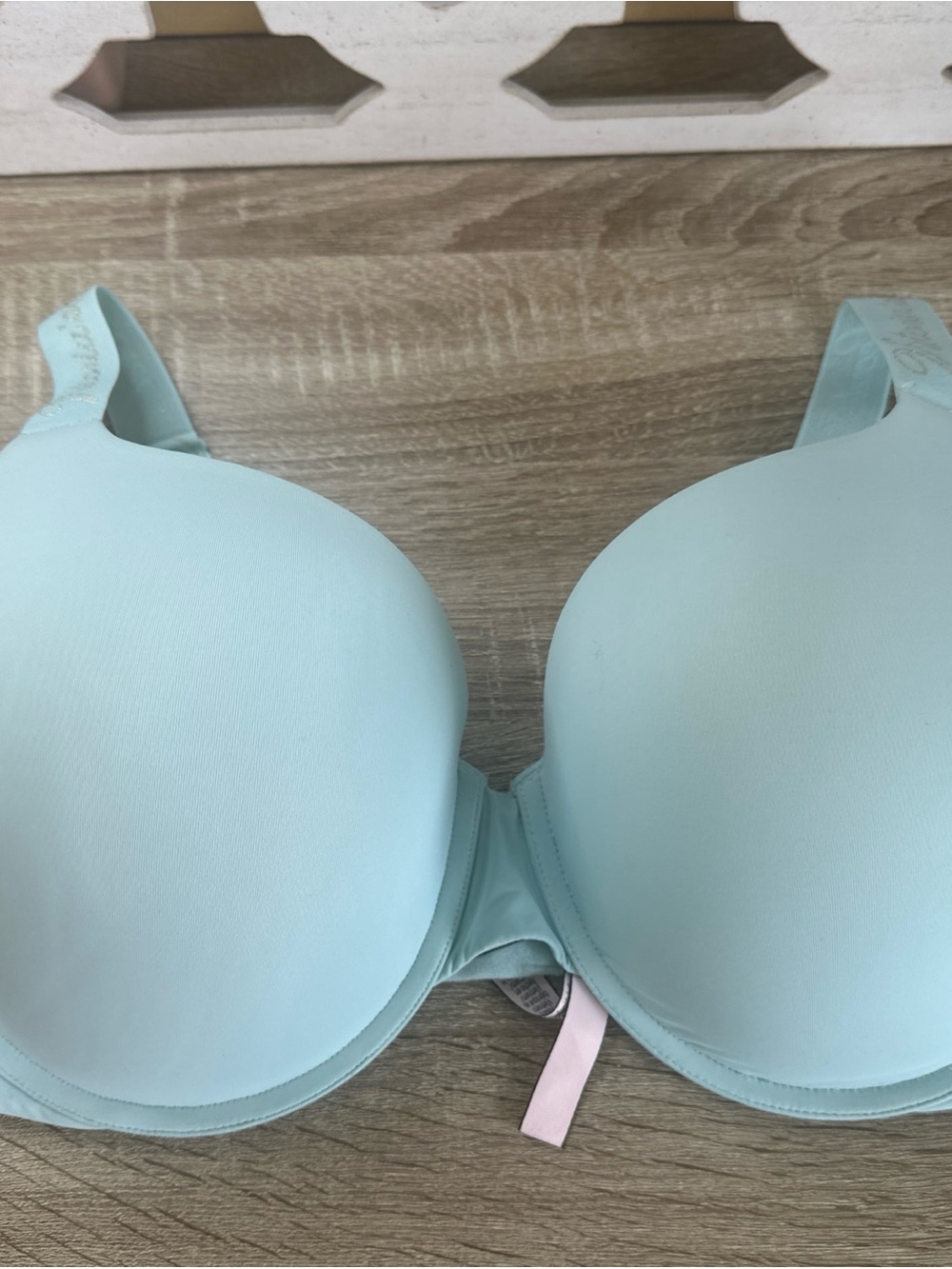Victoria’s Secret T-Shirt, Push-Up Full Coverage Mint Bra Size 38DDD